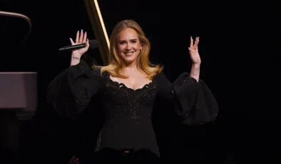 ADELE SAHNELERE VEDA EDİYOR: HAYRANLARINI ÜZEN KARAR