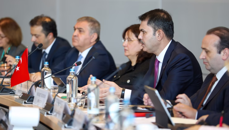 BAKAN KURUM BRÜKSEL’DE AB İKLİM EYLEM KOMİSERİ HOEKSTRA İLE GÖRÜŞTÜ