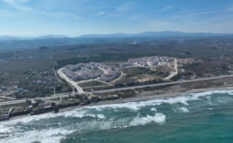 BAKAN KURUM’DAN SOSYAL KONUT PAYLAŞIMI