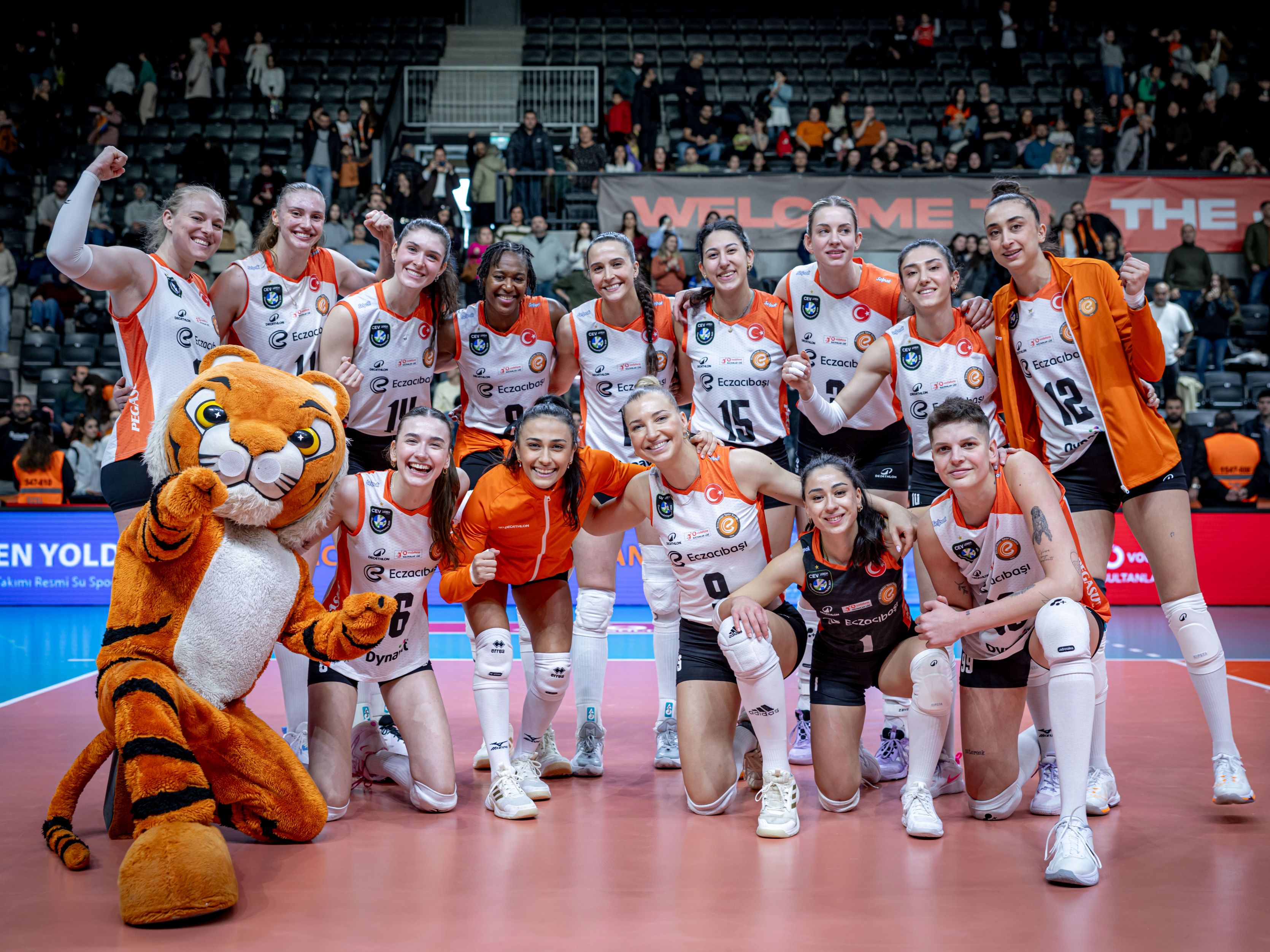 Eczacıbaşı Dynavit normal sezonu galibiyetle tamamladı