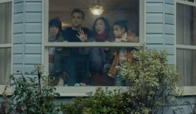 BAŞROLLERİNDE GRETA LEE VE WAGNER MOURA’YI BULUŞTURAN SON EV, 7 AĞUSTOS’TA NETFLIX’TE
