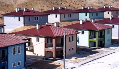 DEPREMDEN SONRA GÖLBAĞ KÖYÜ YENİDEN İNŞA EDİLDİ