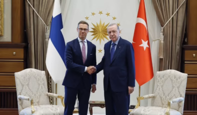 Erdoğan, NATO Zirvesi Kapsamında Finlandiya Cumhurbaşkanı Stubb ile Görüştü